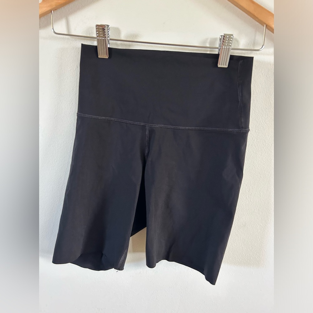 Everlane black fitness shorts small